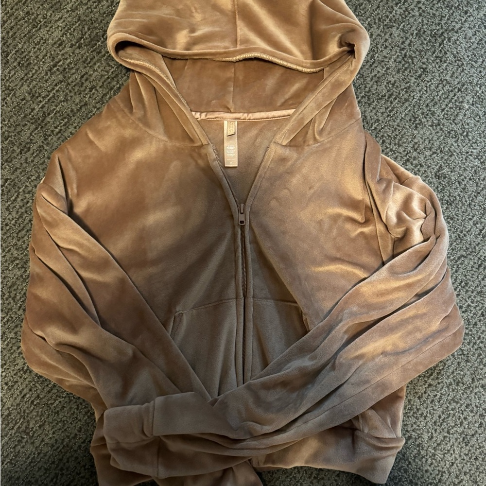 Skims teddy Velour Wide-Leg Lounge Pants - Taupe & crop hooded zip up - Picture 5 of 8